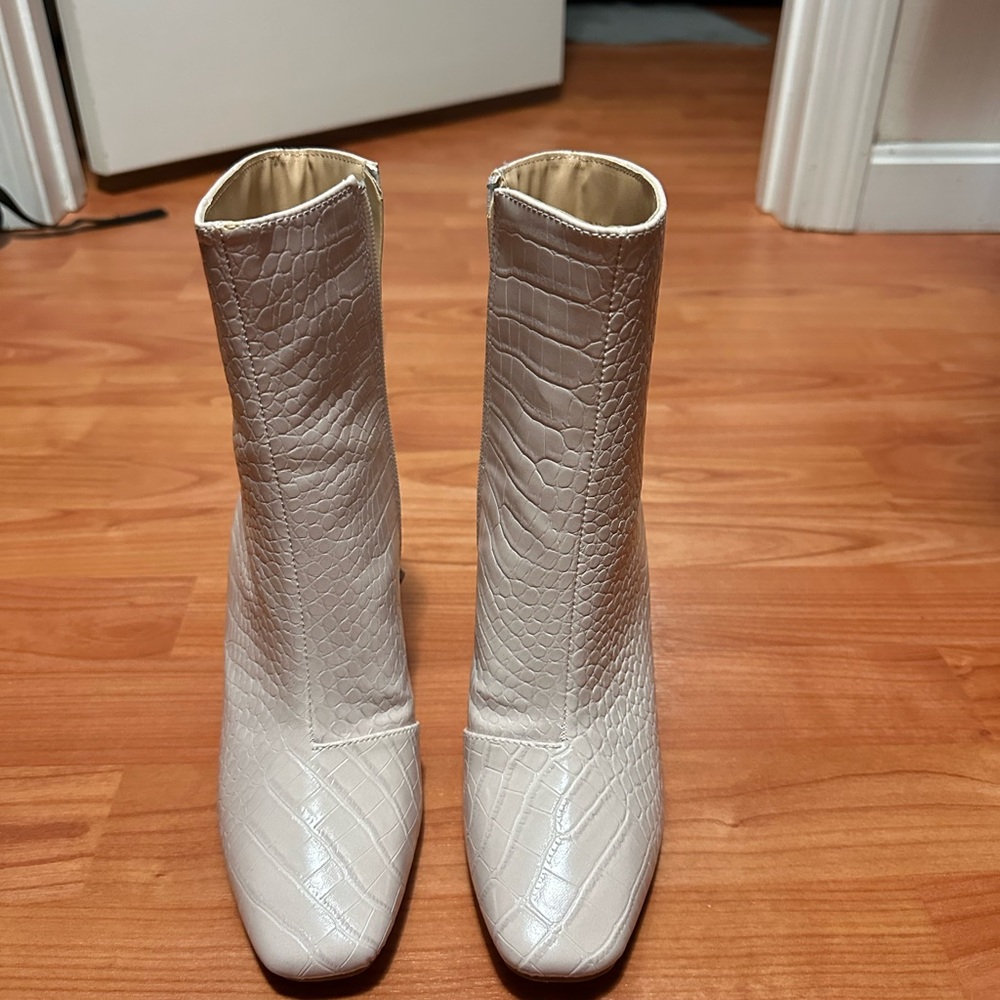 Lulu's Cream Croc-Pattern Ankle Boots